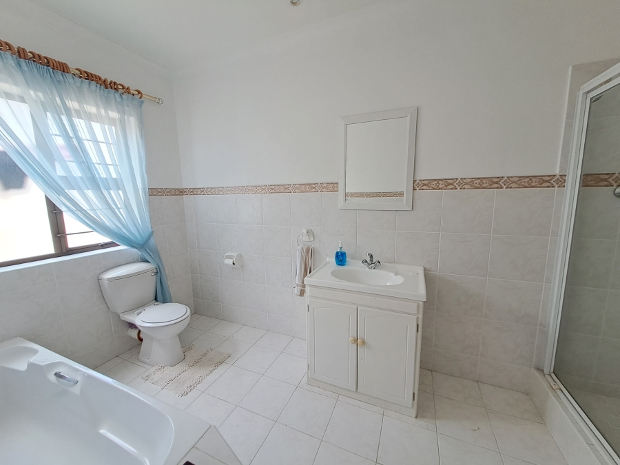 6 Bedroom Property for Sale in Greenways Golf Estate Western Cape